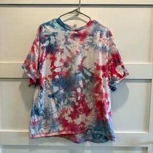 Gildan Tie-Dye T-Shirt in Pink and Blue